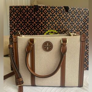 Tory Burch Blake Canvas Tote In Natural Classic Cuoio